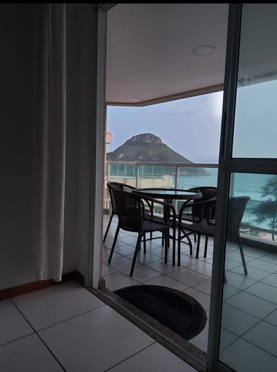 Apartemen Frente Mar